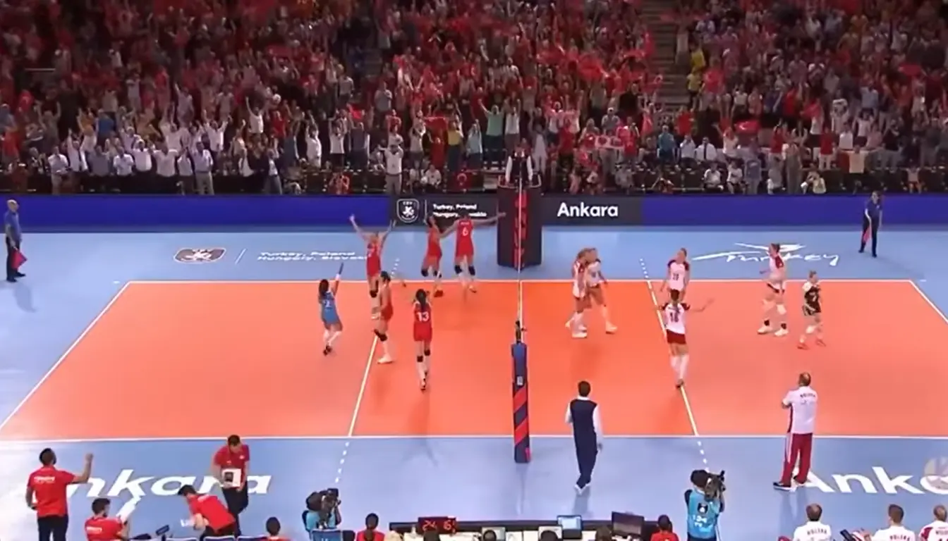 Kadınlar Voleybol Avrupa Şampiyonası'nda 2. olarak ülkemizi gururlandıran Kadın Milli Takımımıza teşekkür ederiz.